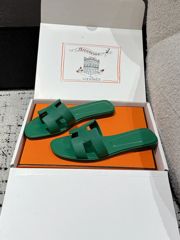 Sandals & Slides
