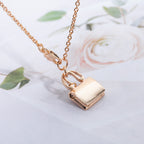 AMULETTE PEDANT PINK GOLD NECKLACE