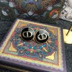CD STUD ONYX EARRINGS