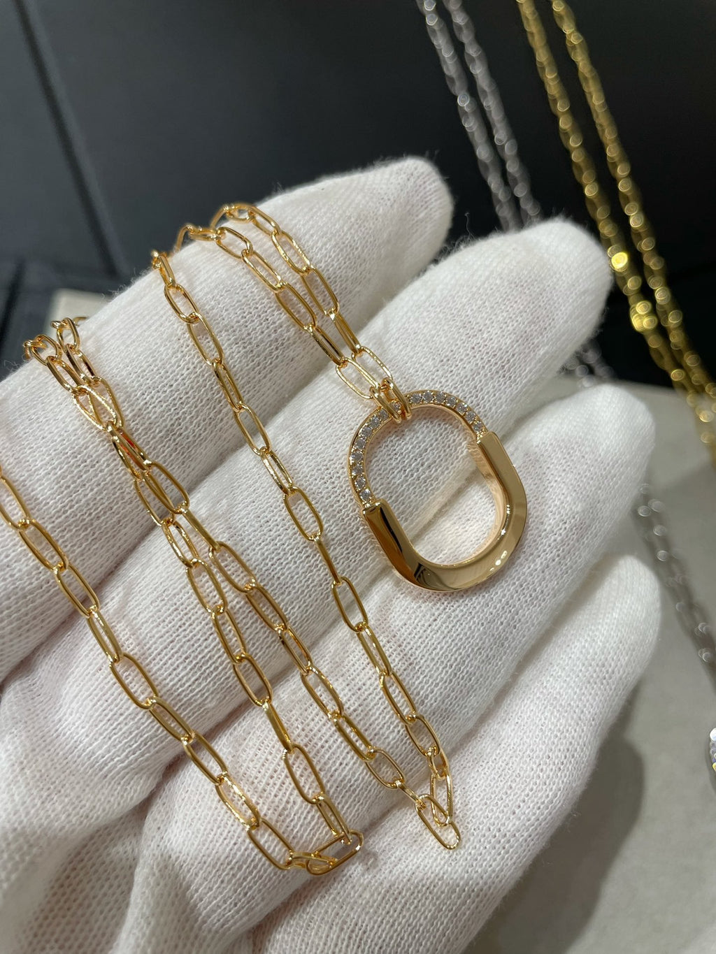 LOCK MEDIUM PENDANT DIAMOND NECKLACE