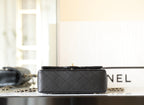 FLAP BAG 23 BLACK LAMBSKIN GOLD HARDWARE TOPHAND