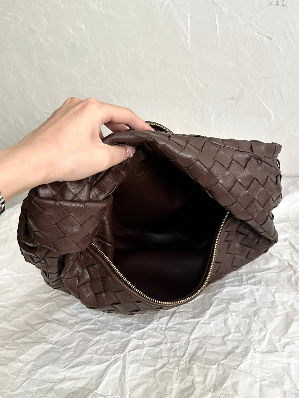 BV TEEN JODIE 36CM CHOCOLATE SHEEPSKIN