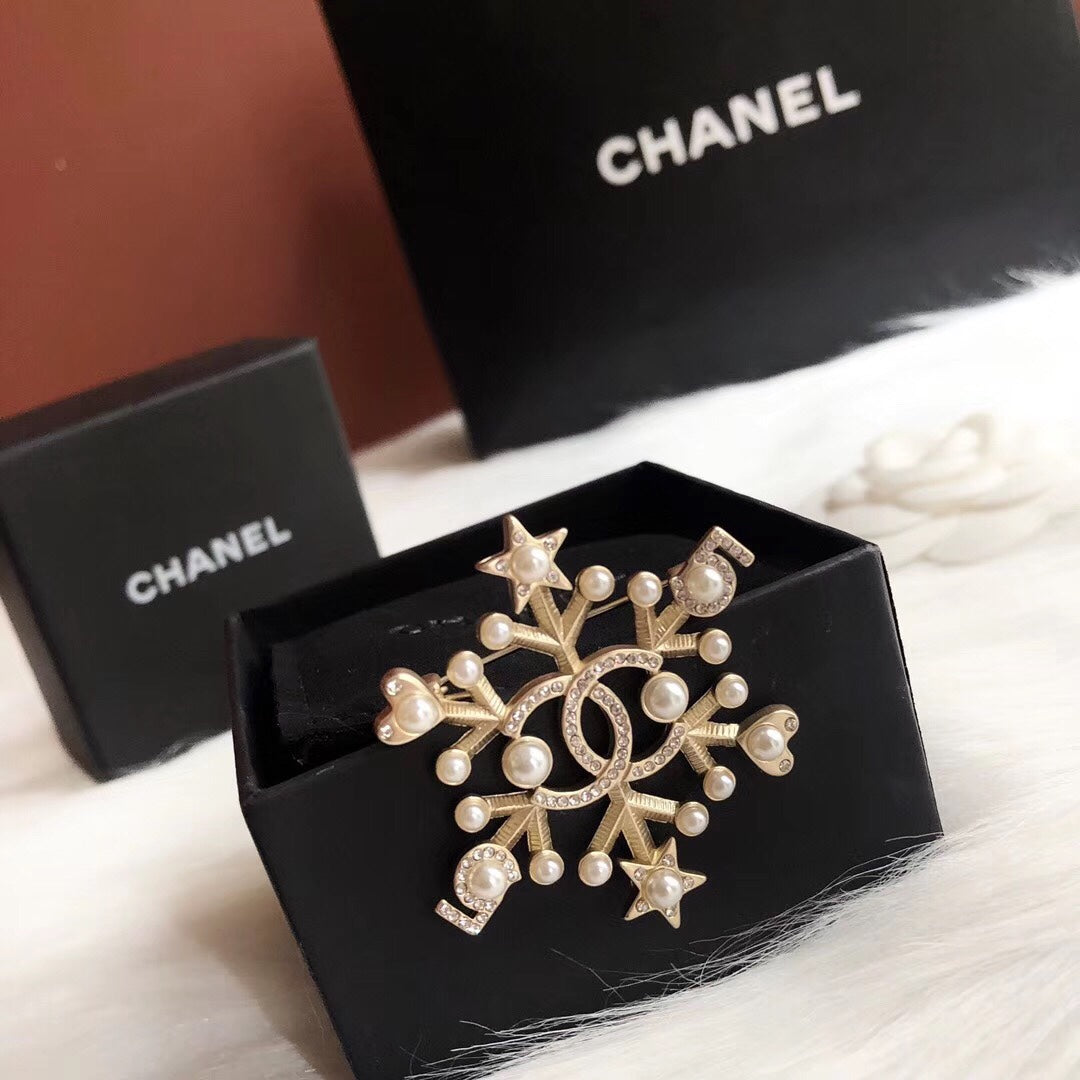 CC Brooch 157230