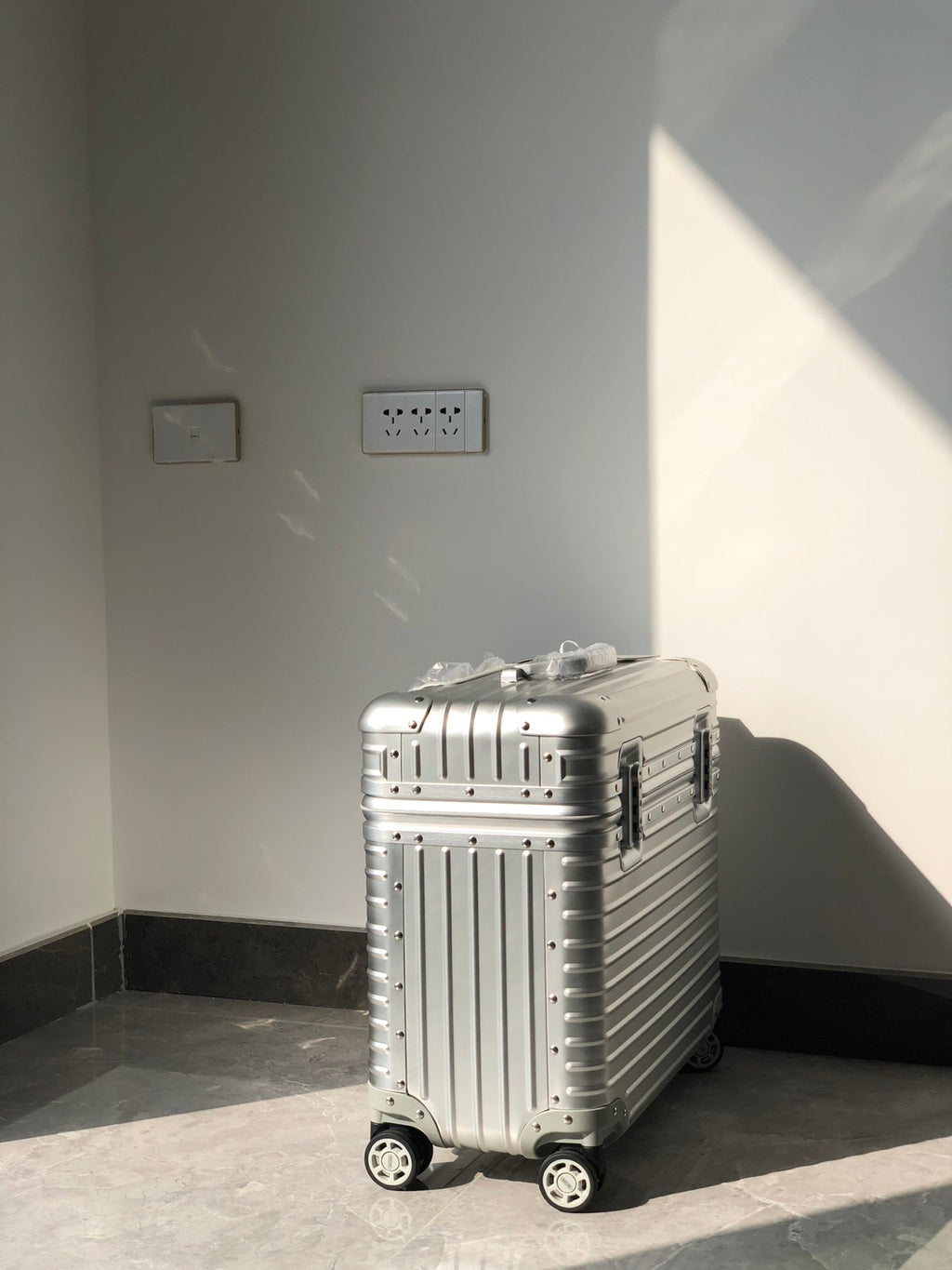 Rimowa 2025 Travel Suitcase Silver Aluminum 273821