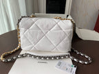 19 FLAP BAG 30 WHITE GOATSKIN