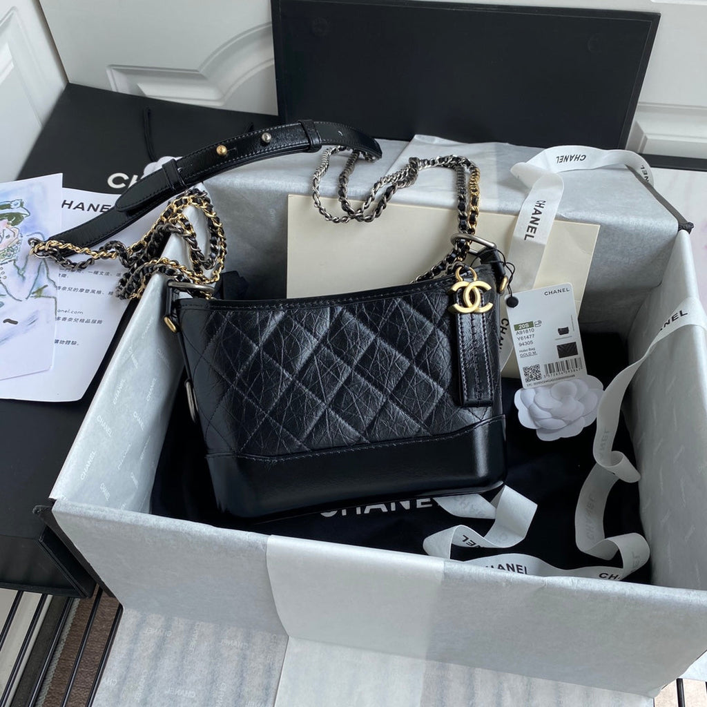 Chanel 25 Gabrielle Black 20cm Calfskin 289505