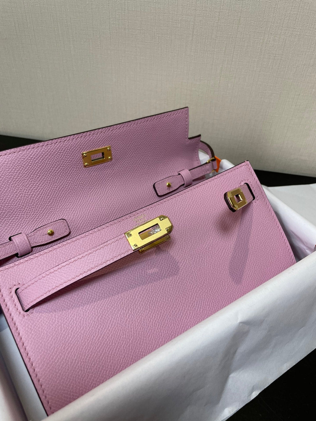 kelly to go wallet 20.5 light pink epsom gold hardware