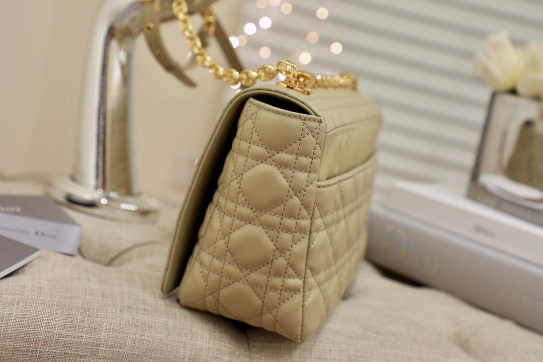 LARGE CARO BAG 28 LIGHT BEIGE CALFSKIN