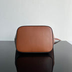 BUCKET CUIR TRIOMPHE 24 GINGGERBREAD BROWN CALFSKIN