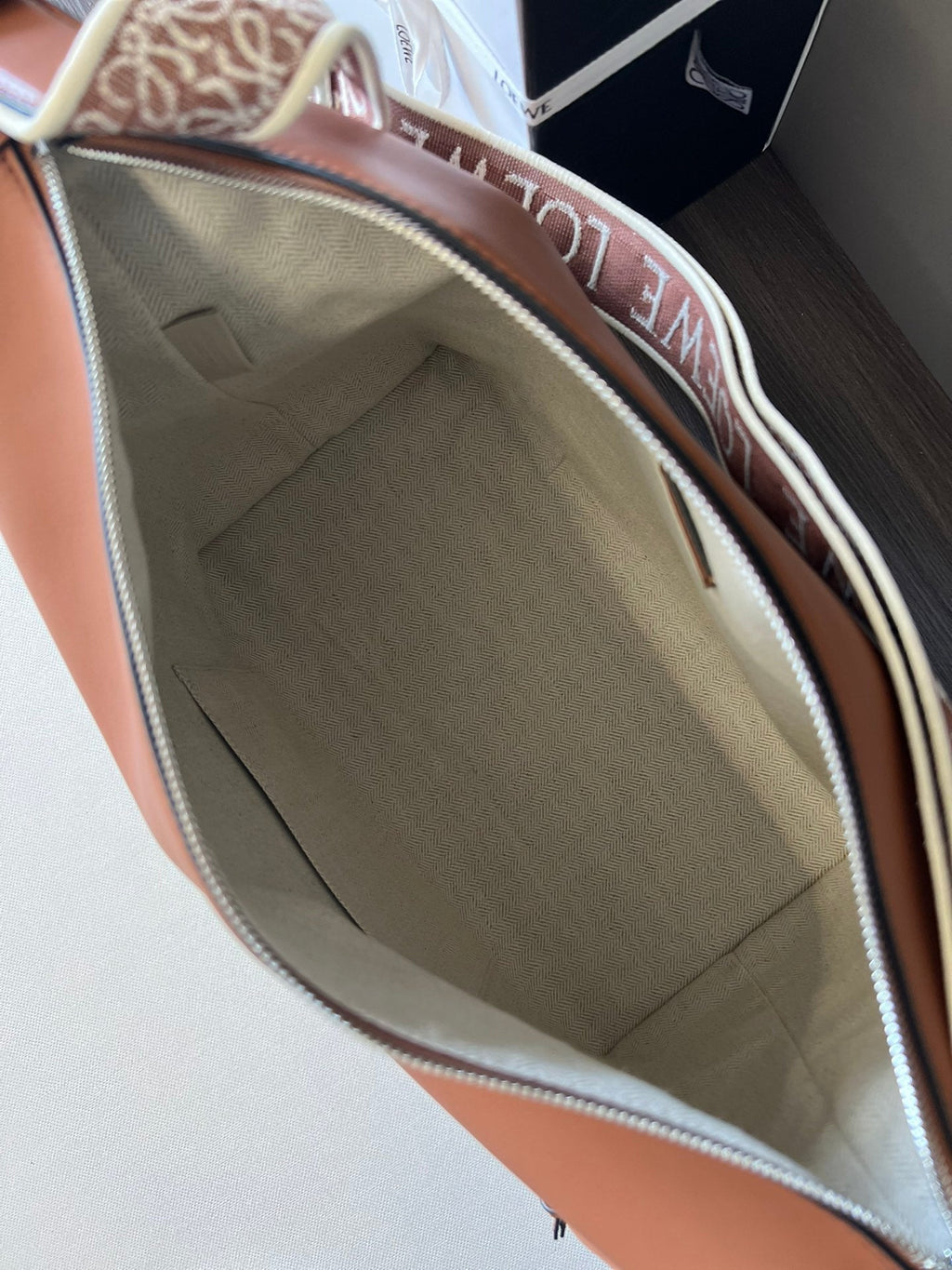 Loew Unisex Cubi Shoulder Crossbody Zipper Commuter Tote Bag Tan smooth calfskin