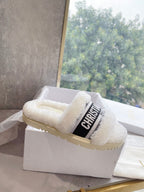 CD 25  Flat Slippers White Black Wool 395565