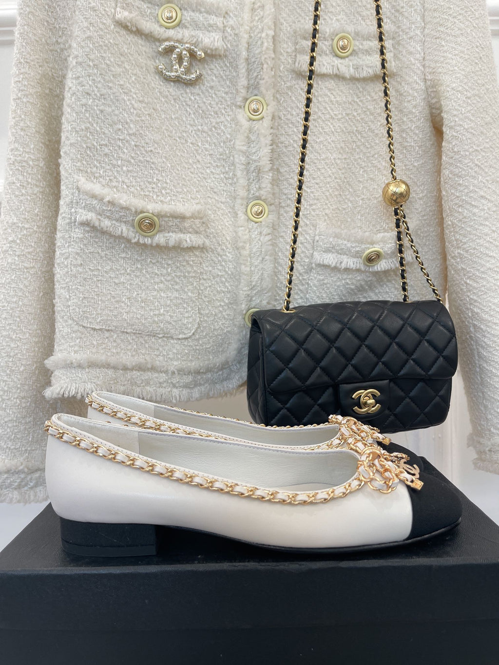 CC Ballet Flats 25mm White Bow Tie Chain Lambskin