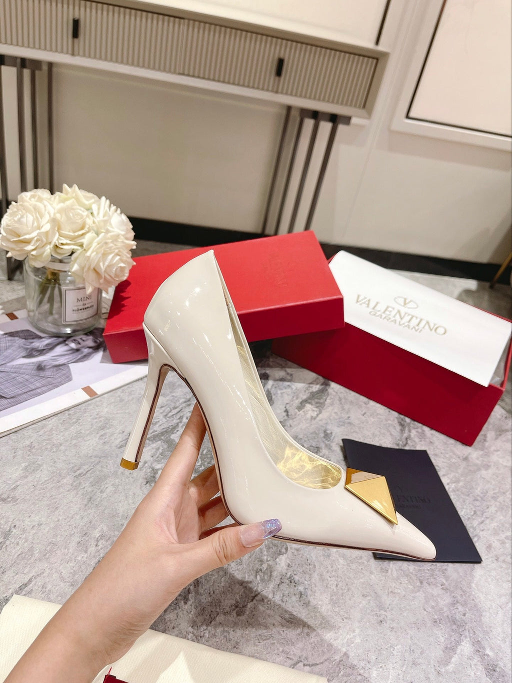 VT 25 Toe Pumps White Patent Leather