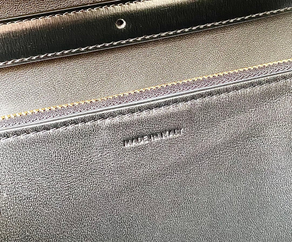 CELINE MEDIUM CLASSIQUE BAG 24CM BLACK CALFSKIN