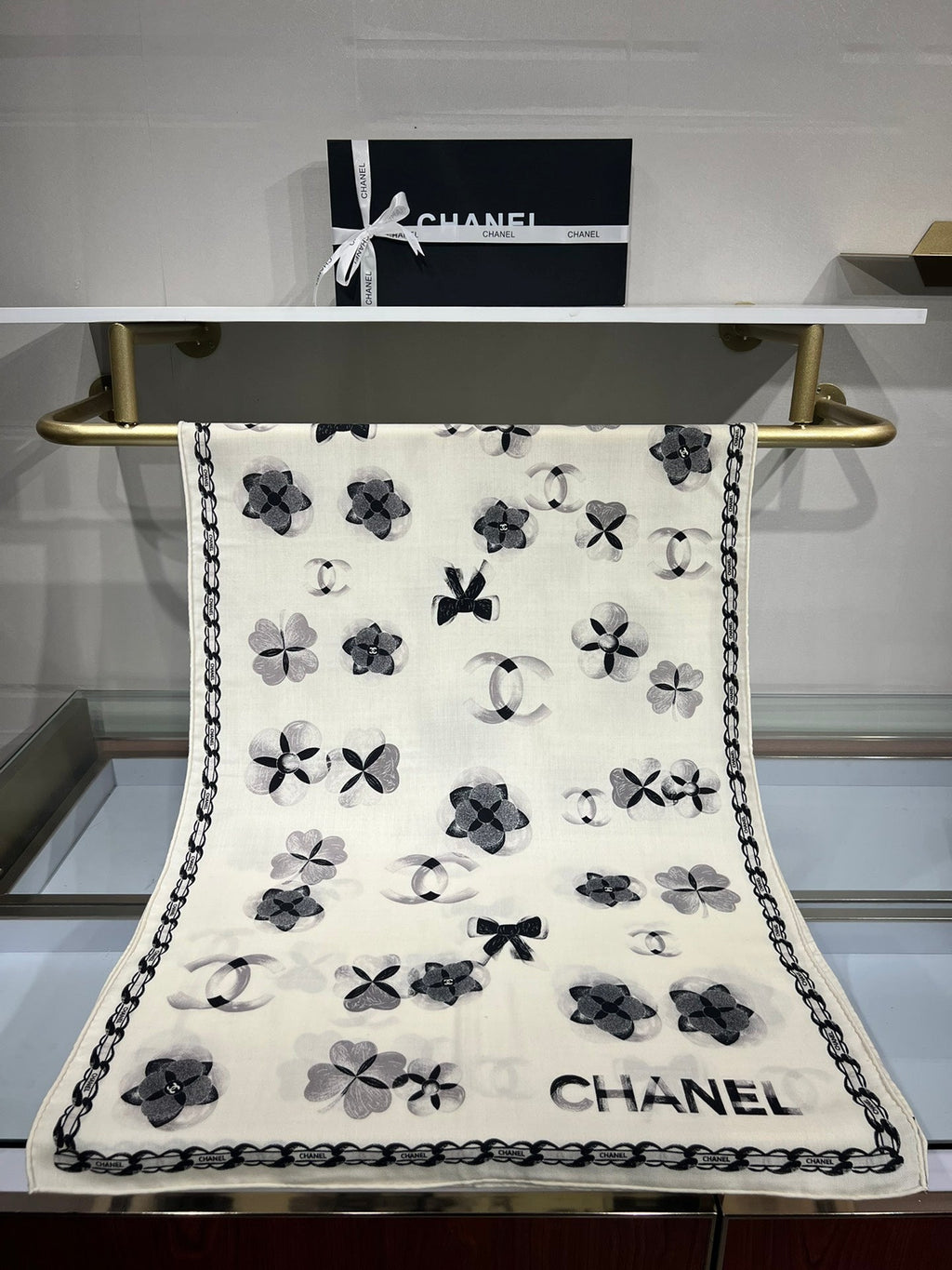 CC Scarf 185 CM In White Black Cashmere Silk  413589