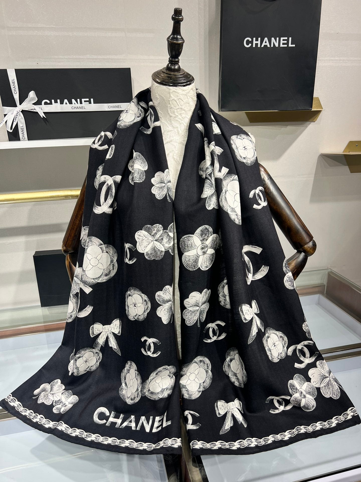 CC Scarf 185 CM In Black White Cashmere Silk  413590