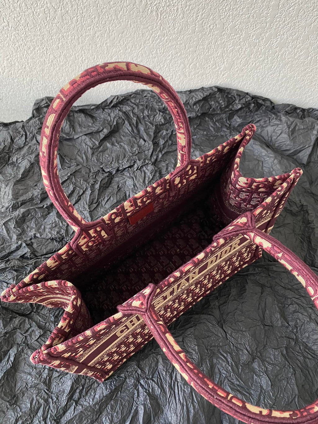 Medium CD Book Tote 36cm Burgundy Retro Style D Letter Embroidery