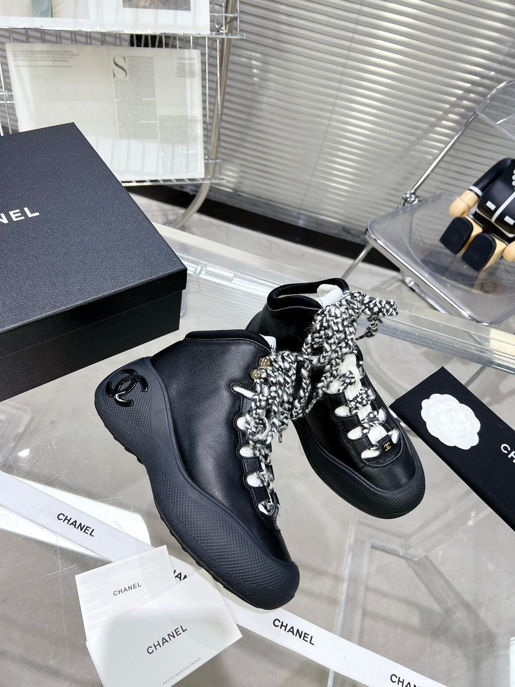 CC CANO ALTO SNEAKER IN BLACK CALFSKIN AND RUBBER