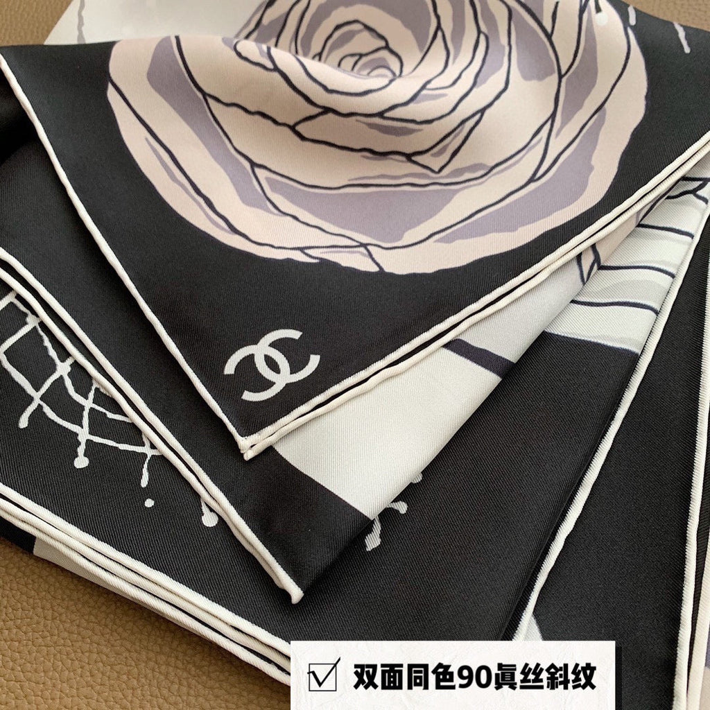 CC Square Scarf 90 CM In White Black Mix Grey Light Beige Silk 288698