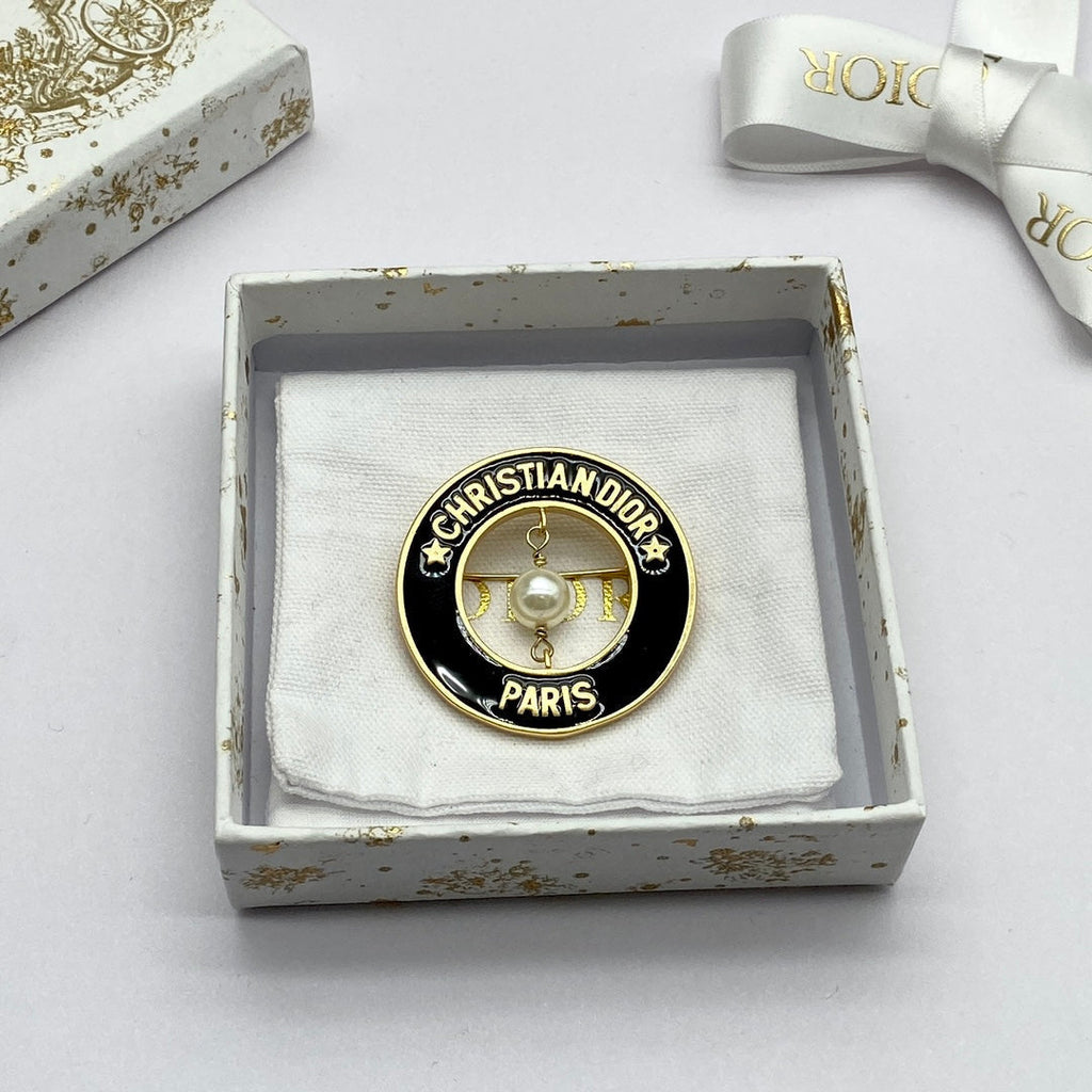 CD Brooch 173985