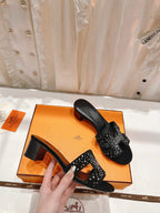 OASIS SANDALS BLACK LAMBSKIN ATTACH CRYSTAL