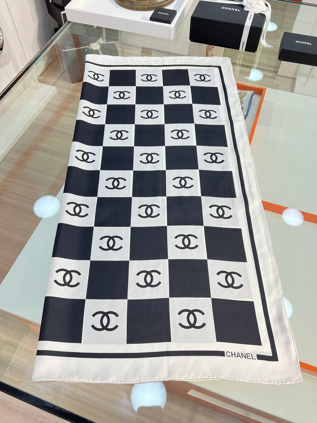 CC Square Scarf 90 CM In Black And White Plaid Silk Twill 288742