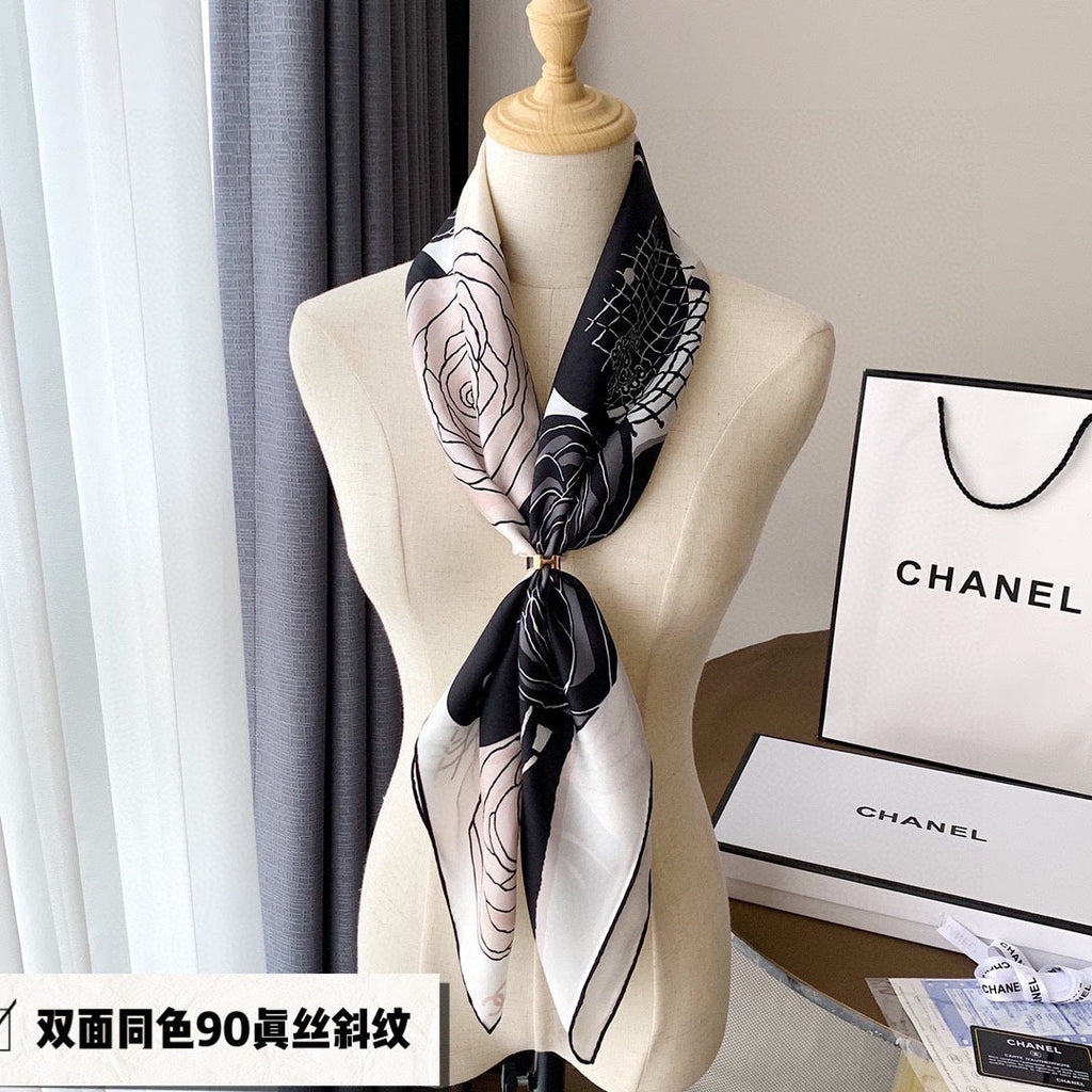 CC Square Scarf 90 CM In White Black Mix Light Beige Silk 288700