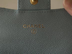 CC FLAP CARD HOLDER 11.3 LIGHT BLUE GRAINED CALFSKIN GOLD ICON