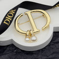CD Brooch 172617