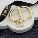 CD Brooch 172617