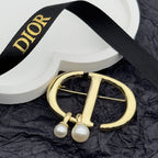 CD Brooch 172617