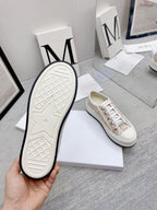 walkn 45 white light pink oblique embroidery canvas