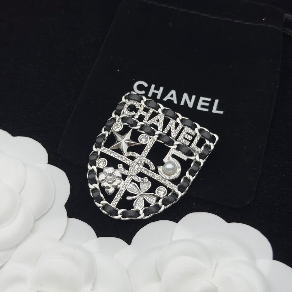 CC Brooch 173337