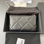 CC 19 Pouch 20cm Black Calfskin