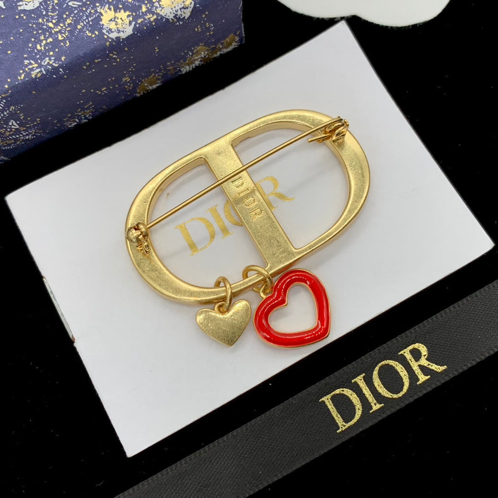 CD Brooch 178846