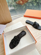 HM 25 Oran Sandal Black Calfskin