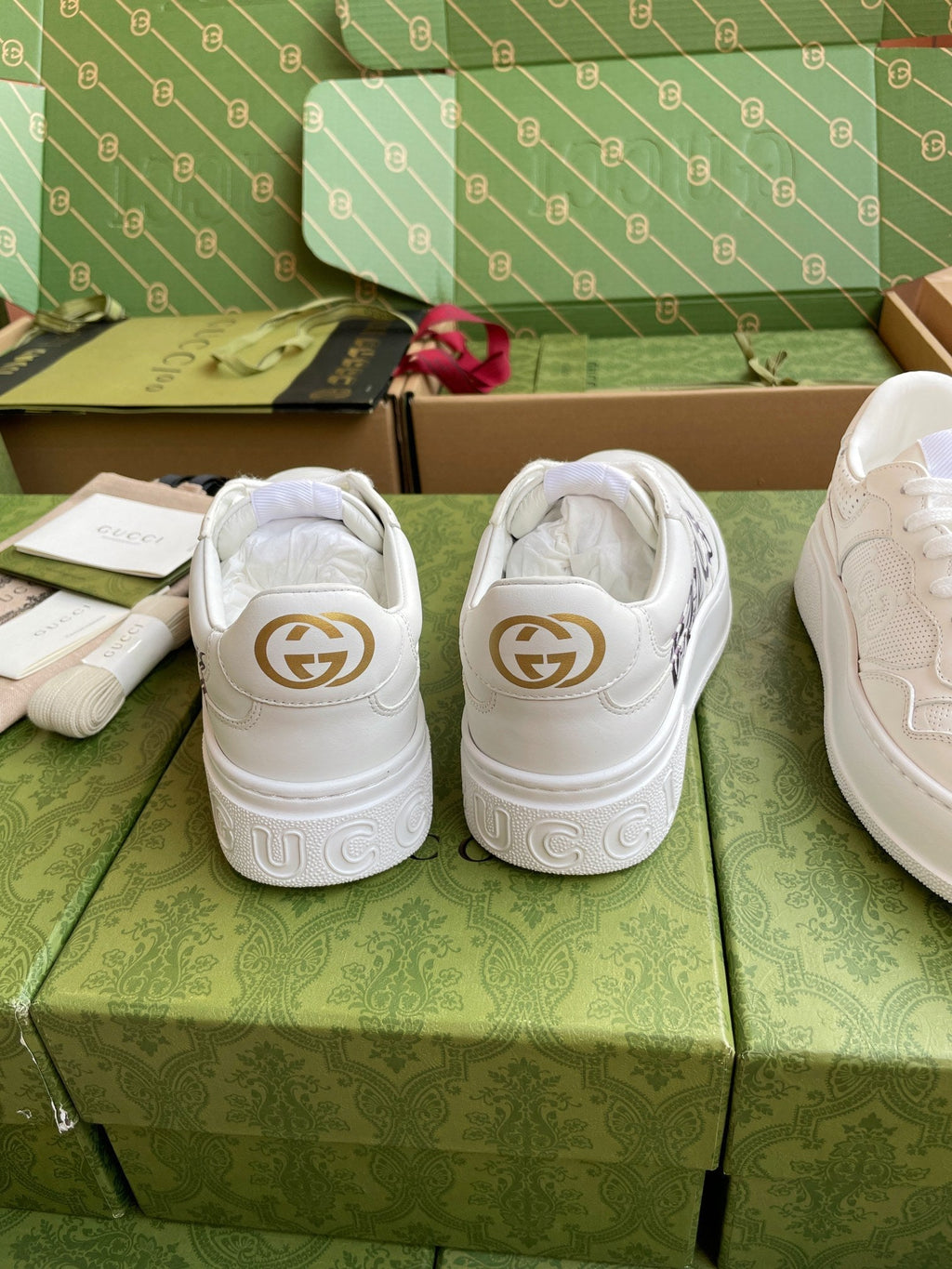 GG 26 Sneaker White Black Calfskin 632885