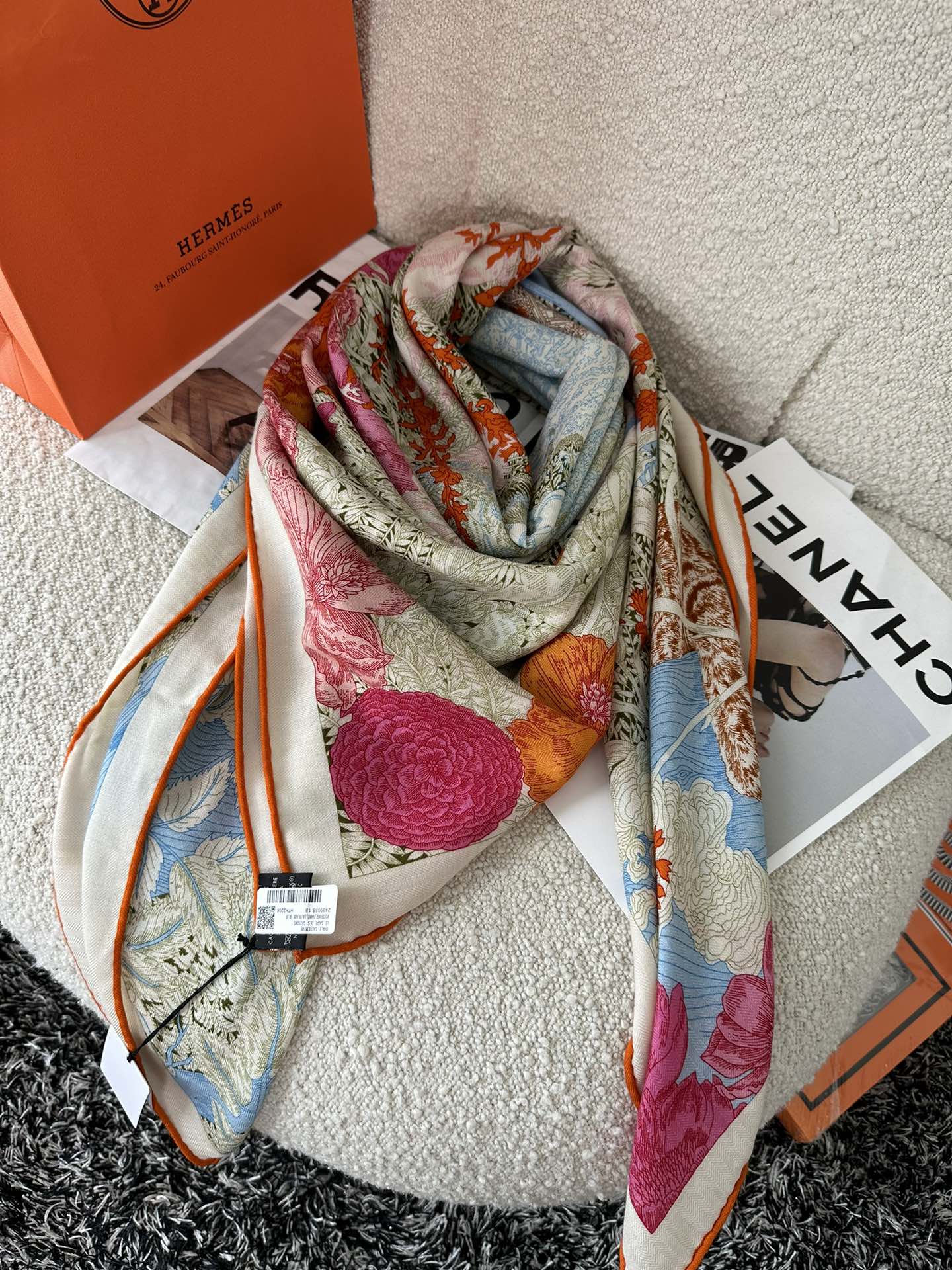 Retourala Nature Hermes Scarf 140 CM Green Gray Colorful Silk