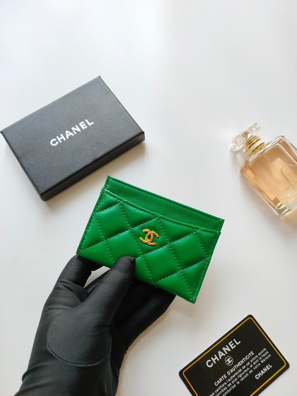 CC CARD HOLDER 11.2 GREEN CALFSKIN GOLD ICON