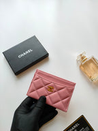 CC CARD HOLDER 11.2 LIGHT PINK CALFSKIN GOLD ICON