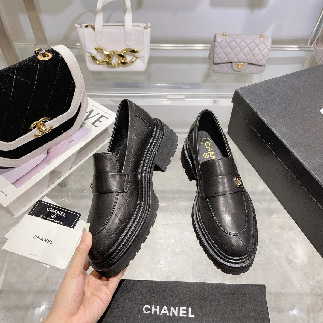CC Moccasins 45mm Black Lambskin