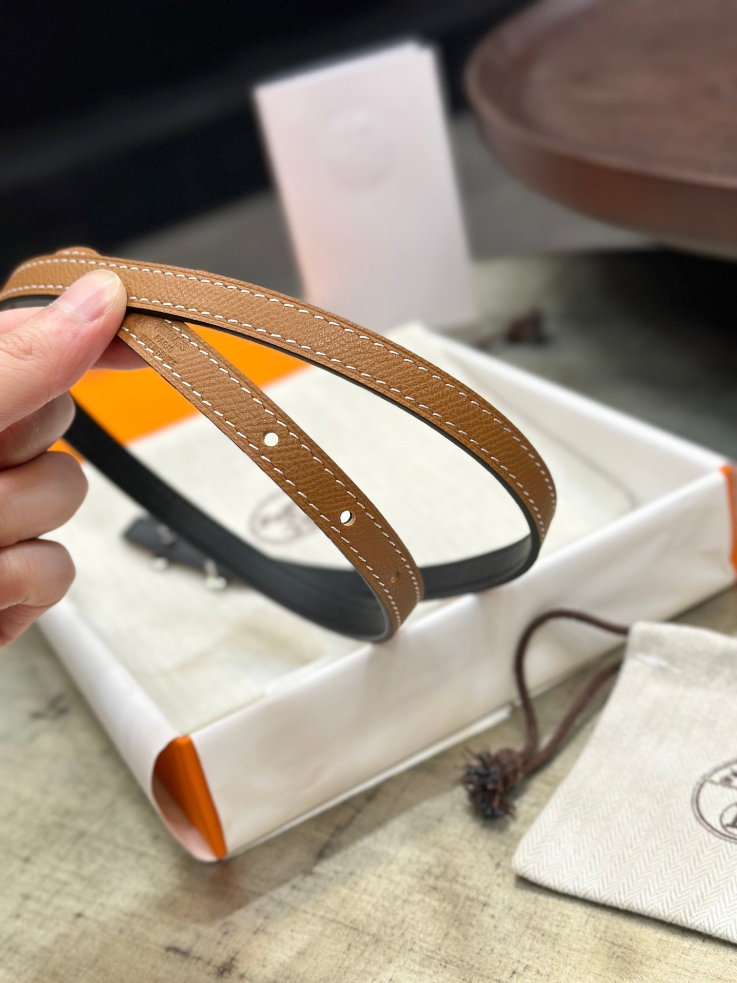 HM FOCUS BUCKLE & REVERSIBLE TAWNY BROWN AND BLACK LEATHER STRAP 13MM SILVER HARDWARE