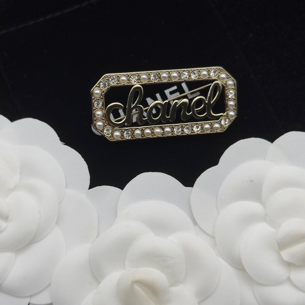 CC Brooch Gold 182072