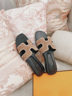 0ran Sandal Calfskin Rhinestone Brown
