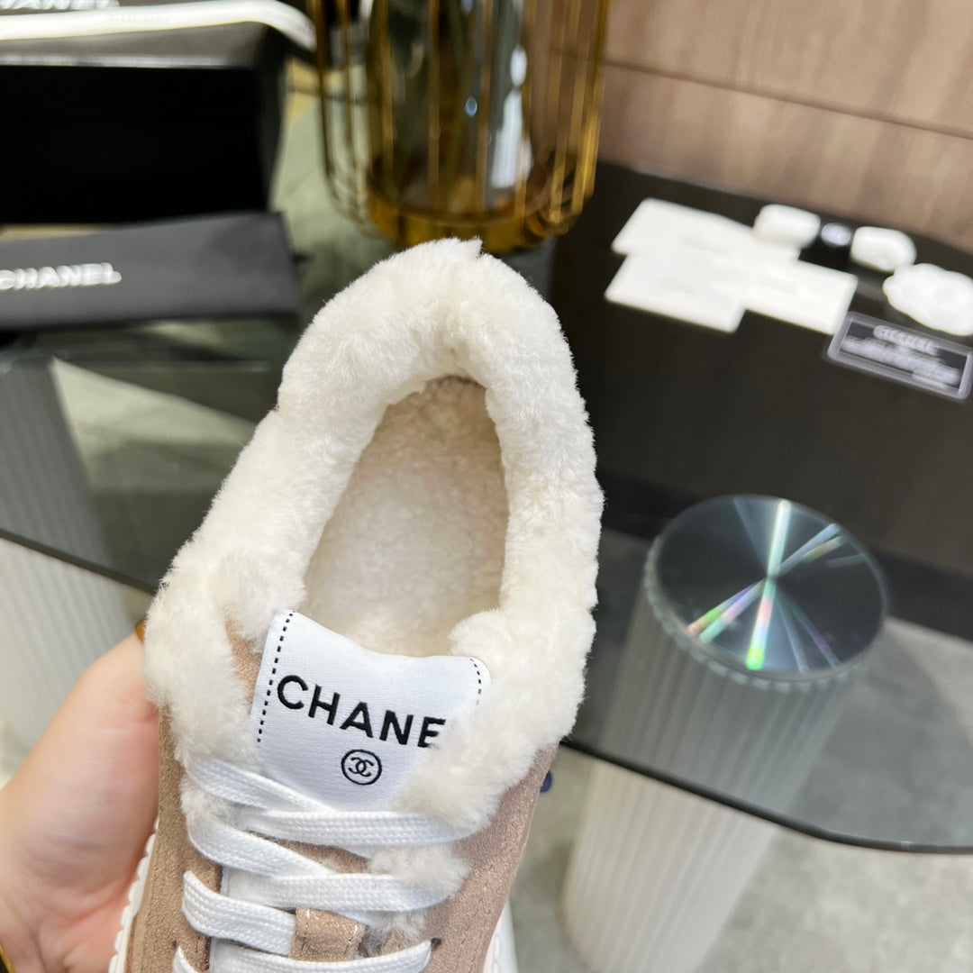 CC Sneaker Light Brown Suede With Fleece Lining  944566