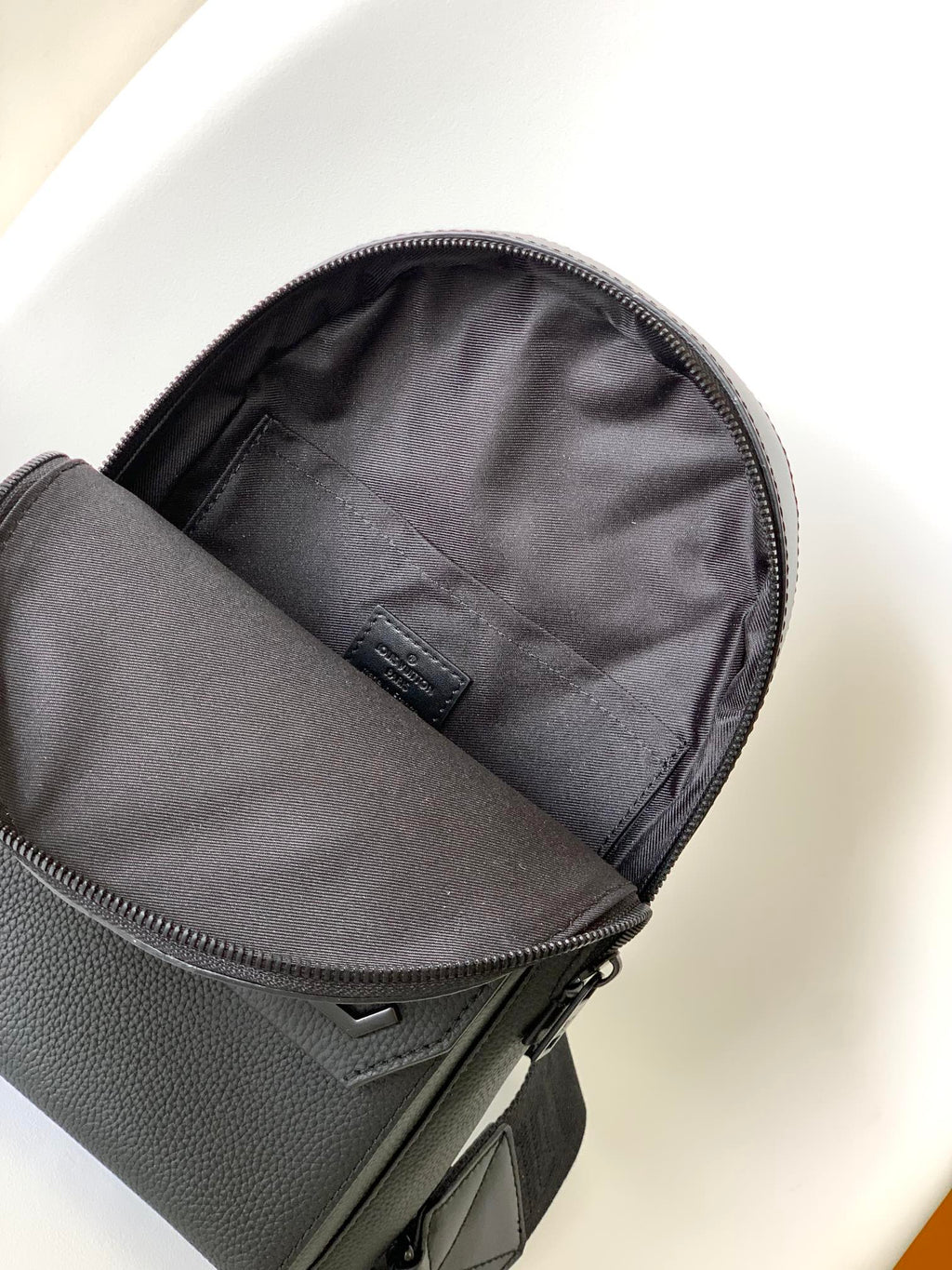 LV Pilot Crossbody Bag 30cm Black Cowhide 241193