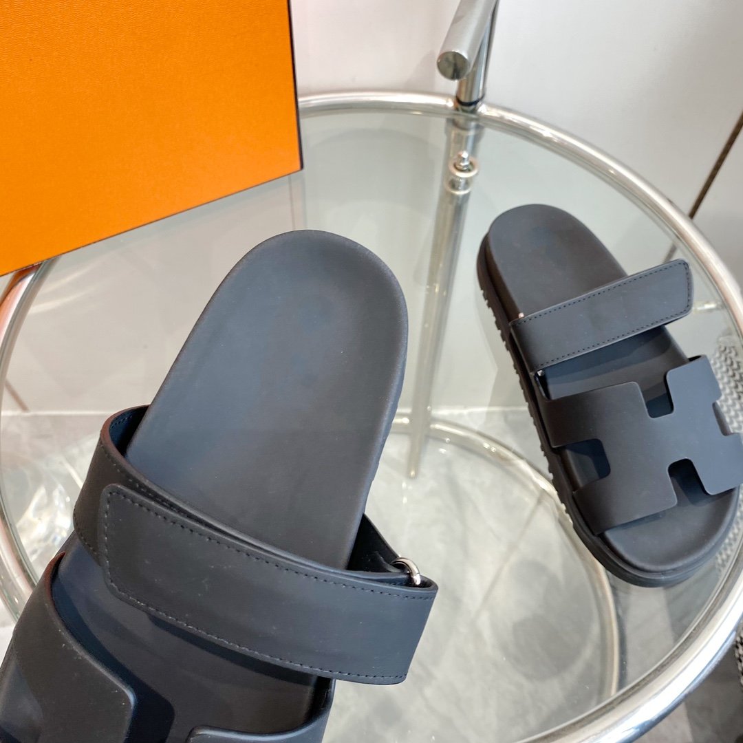 Chypre Sandal Black Mastic Calfskin Leather