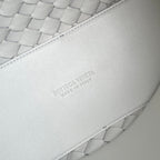 bv medium andiamo 32 light green lambskin