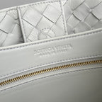 bv medium andiamo 32 white lambskin