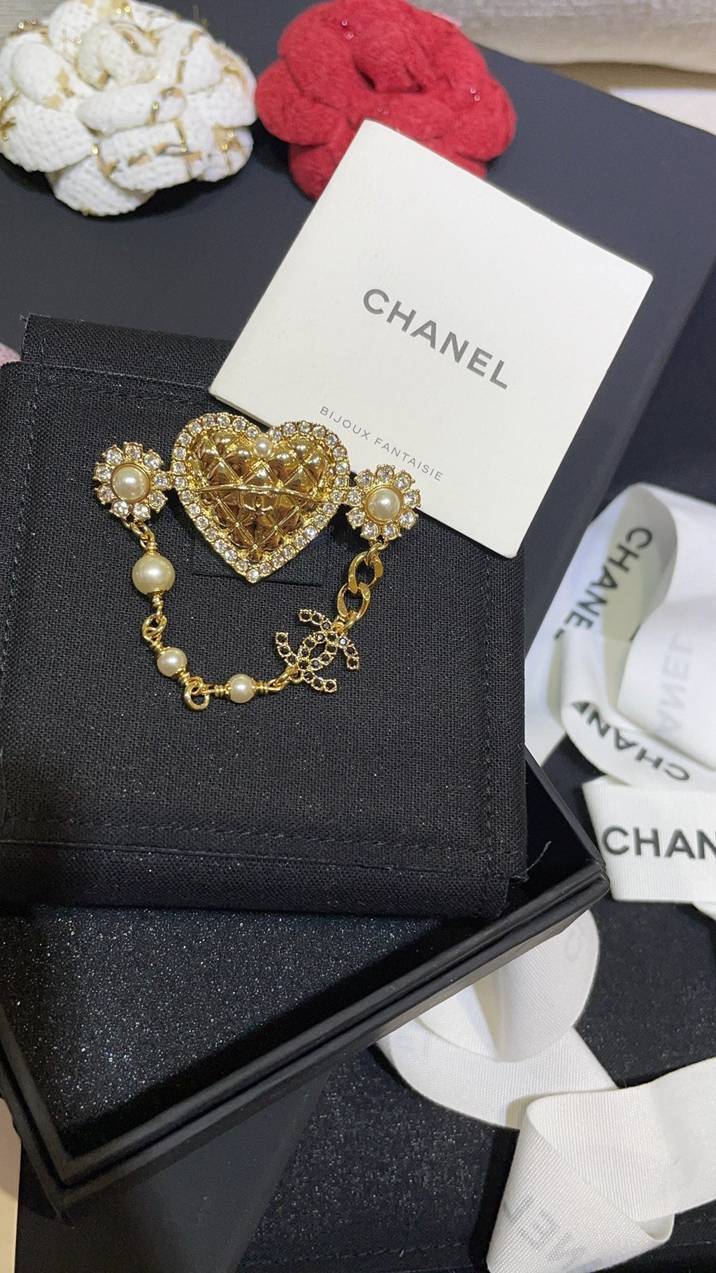 CC Brooch Gold 163085